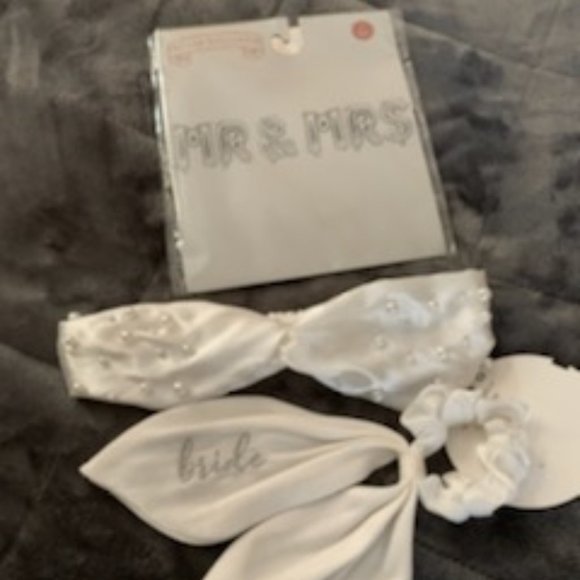 White Bride Pony Holder and Headband and balloon - Picture 1 of 3